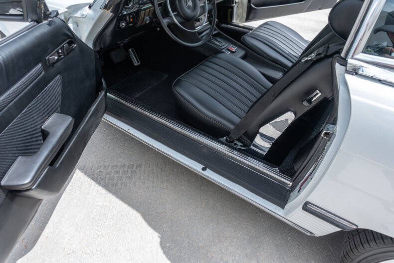 1977 Mercedes-Benz 450-Class