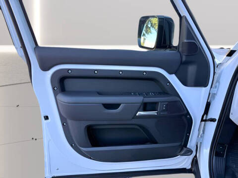 2026 Land Rover Defender 110 P300 S