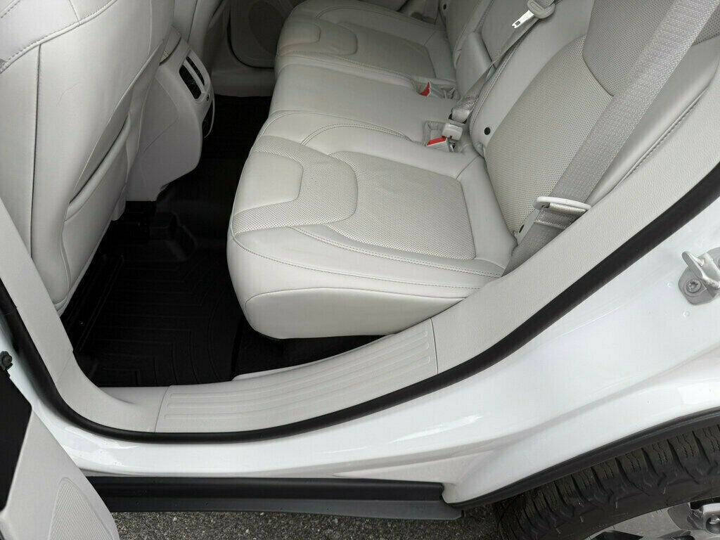 2019 Jeep Cherokee 37
