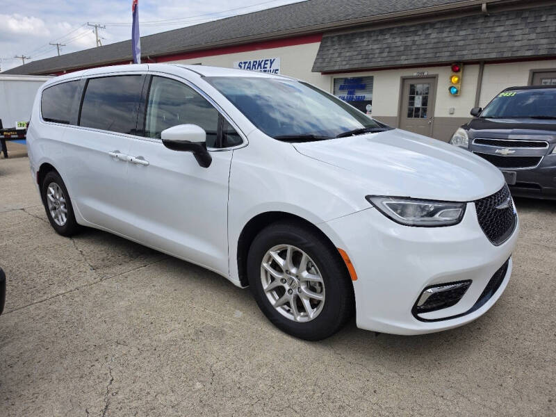 2023 Chrysler Pacifica Touring L