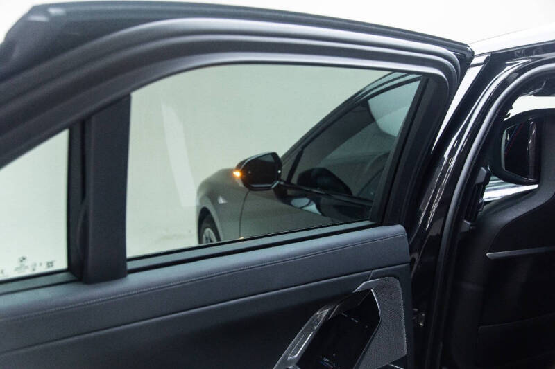 2023 BMW 7 Series 740i