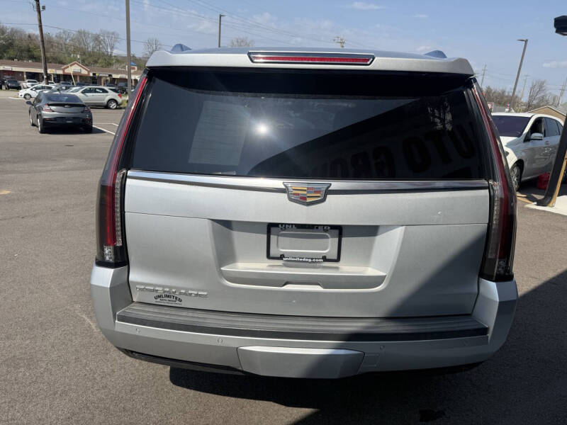2017 Cadillac Escalade Luxury