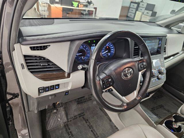 2017 Toyota Sienna XLE 7-Passenger