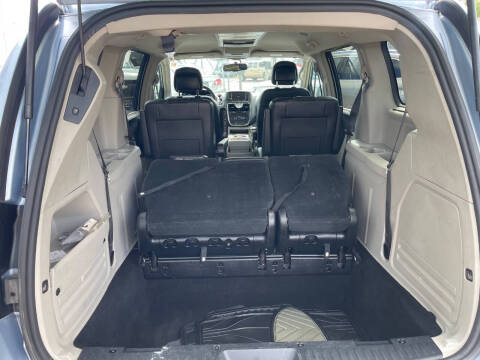 2016 Chrysler Town and Country Touring