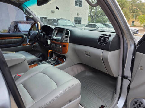 2004 Lexus LX 470