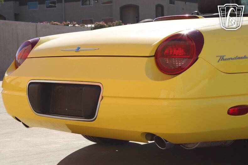 2004 Ford Thunderbird Deluxe