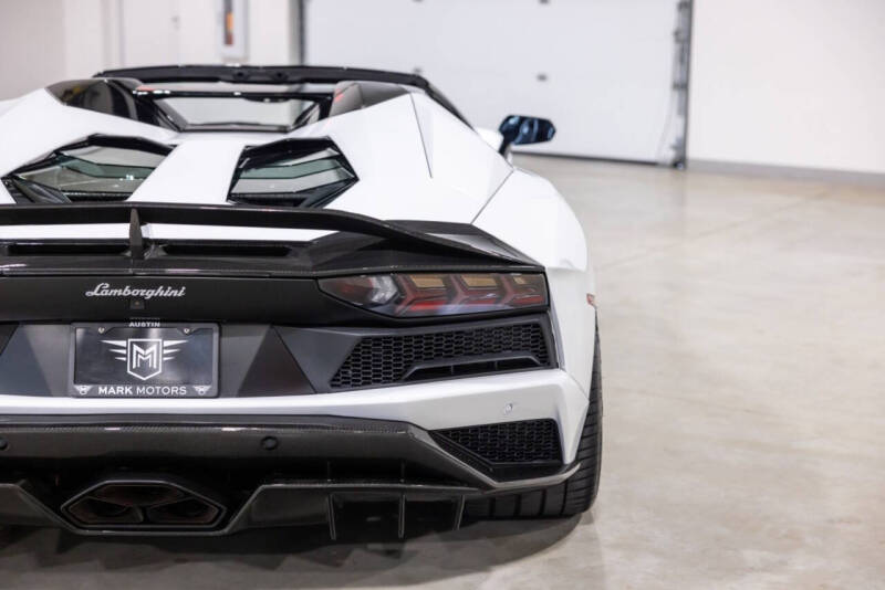 2019 Lamborghini Aventador LP 740-4 S