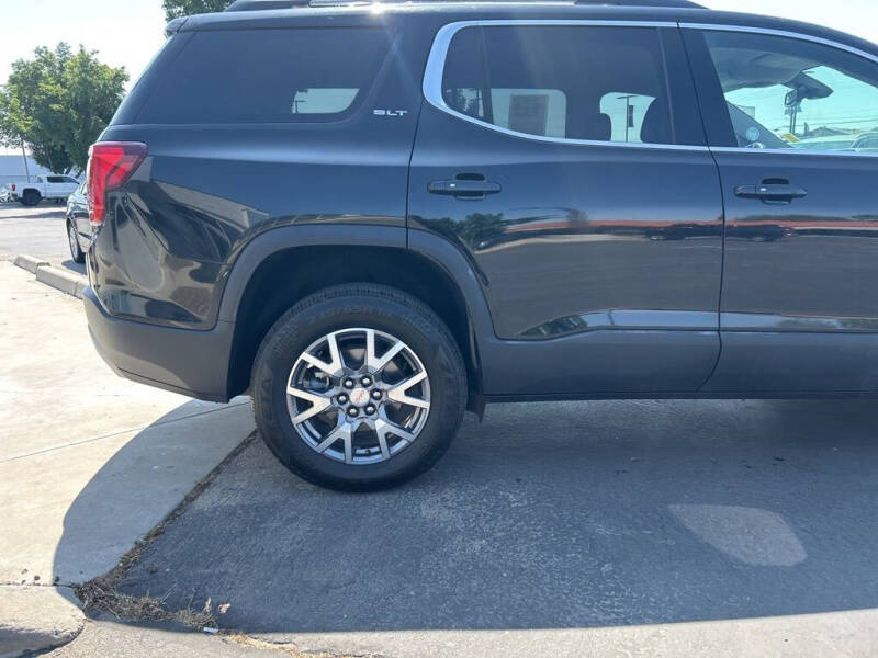 2023 GMC Acadia SLT