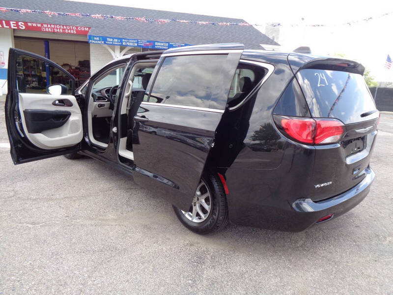 2021 Chrysler Voyager LX