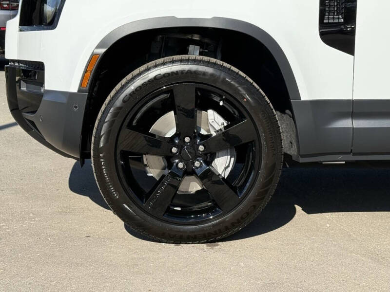 2026 Land Rover Defender 110 P300 S