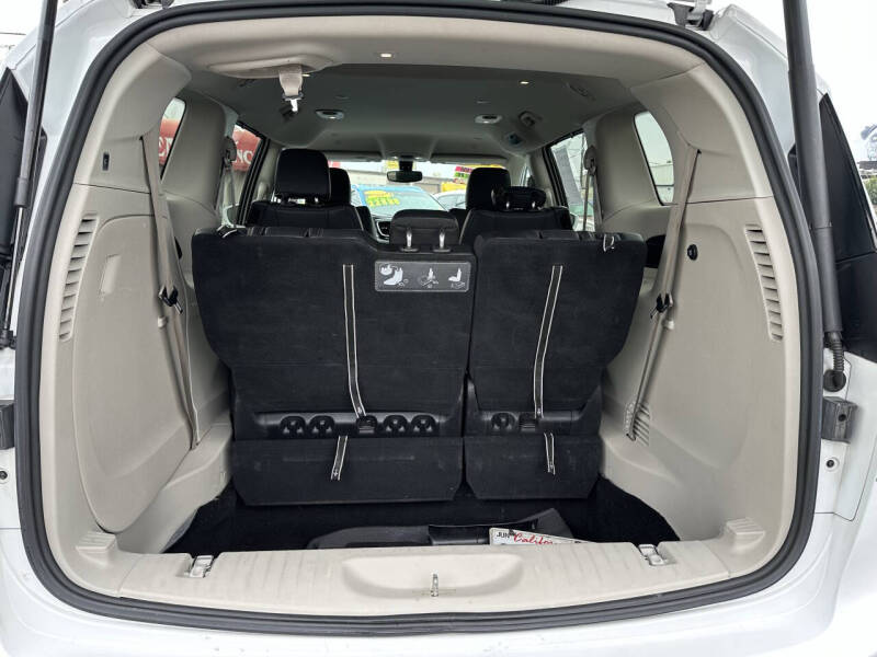 2020 Chrysler Pacifica Touring L