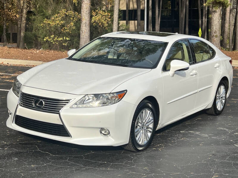 2015 Lexus ES Crafted Line's photo