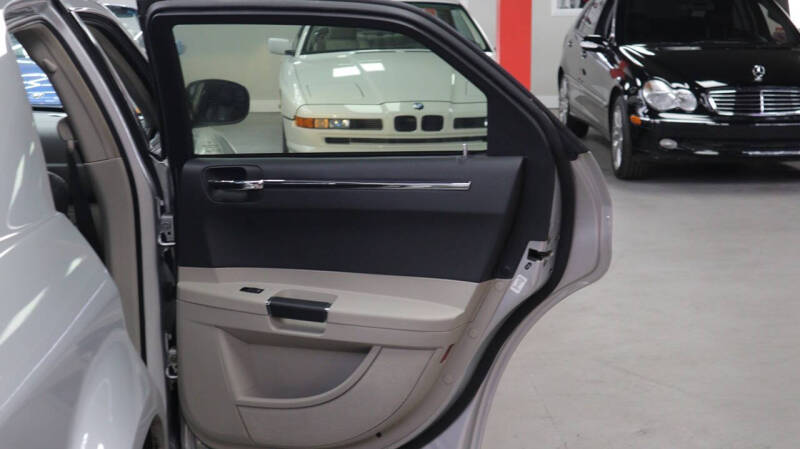 2006 Chrysler 300 SRT-8