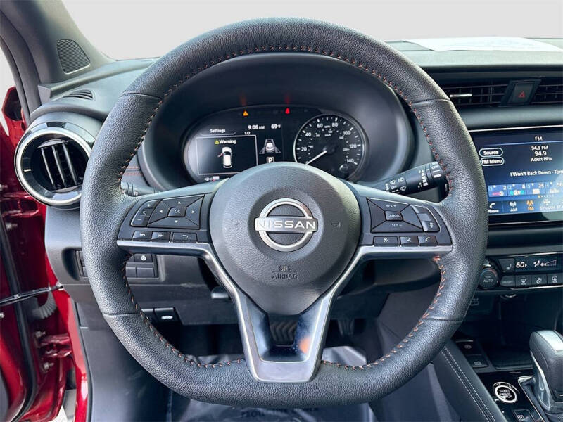 2024 Nissan Kicks SR