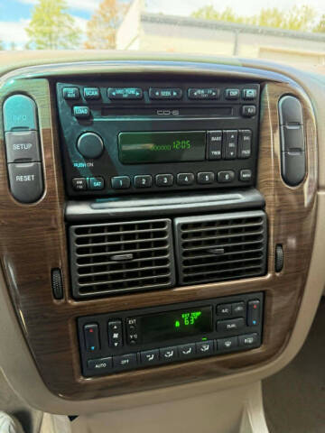 2004 Ford Explorer Eddie Bauer