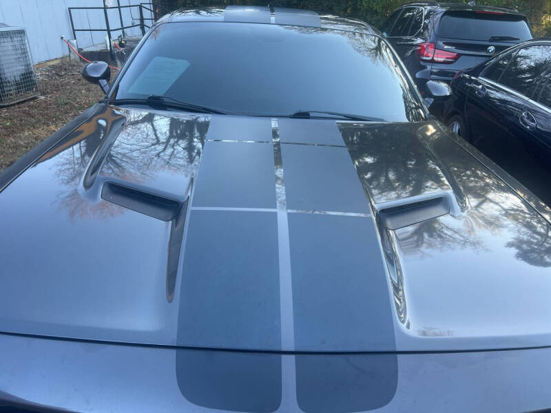 2017 Dodge Challenger R/T Shaker