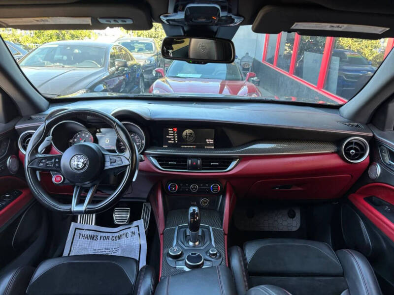 2018 Alfa Romeo Stelvio Quadrifoglio