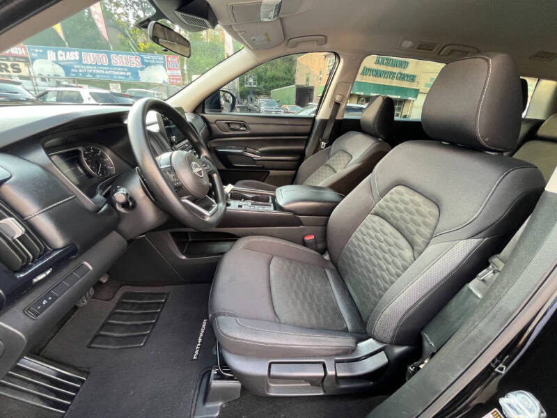 2024 Nissan Pathfinder S