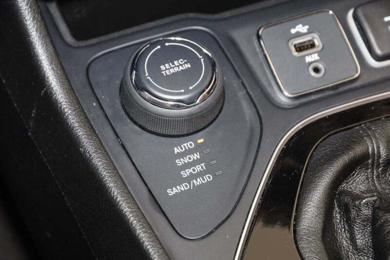 2019 Jeep Cherokee Overland