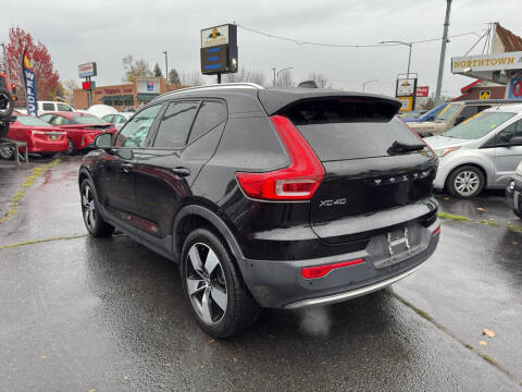 2019 Volvo XC40 T5 Momentum