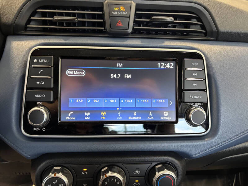 2025 Nissan Versa SV