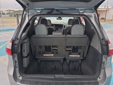 2018 Toyota Sienna XLE 8-Passenger
