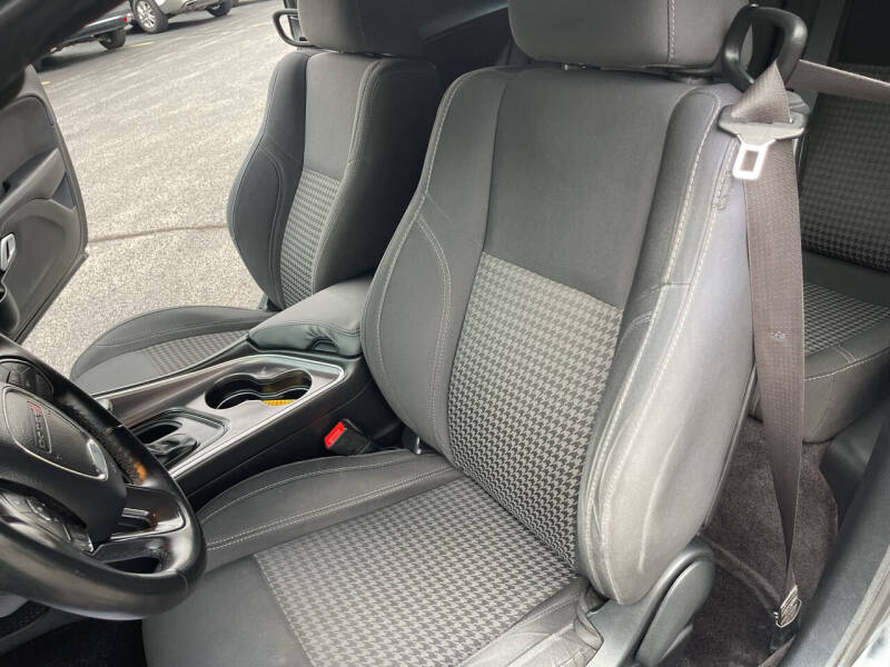2016 Dodge Challenger SXT
