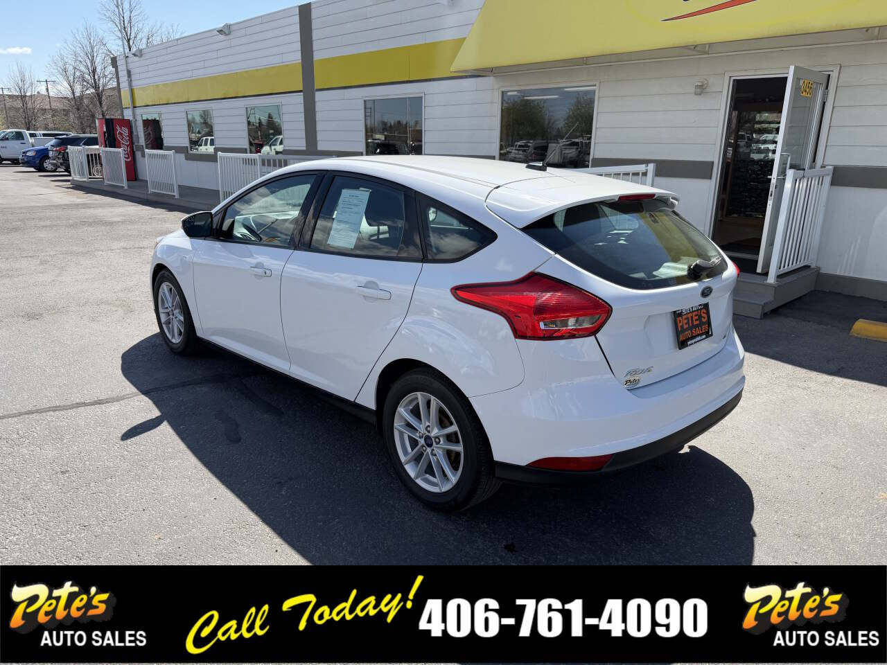 White 2017 Ford Focus SE SE 4dr Hatchback 2