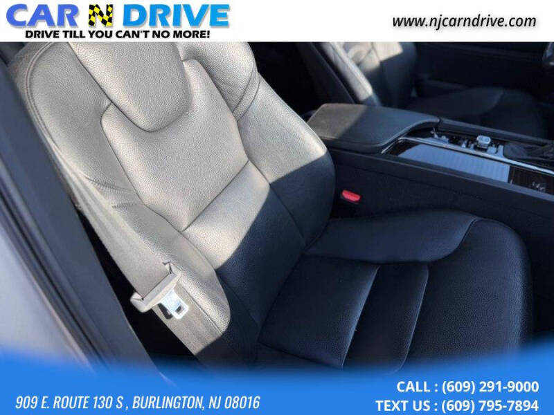 2016 Volvo XC90 T6 Momentum