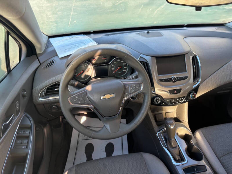 2017 Chevrolet Cruze LT Auto