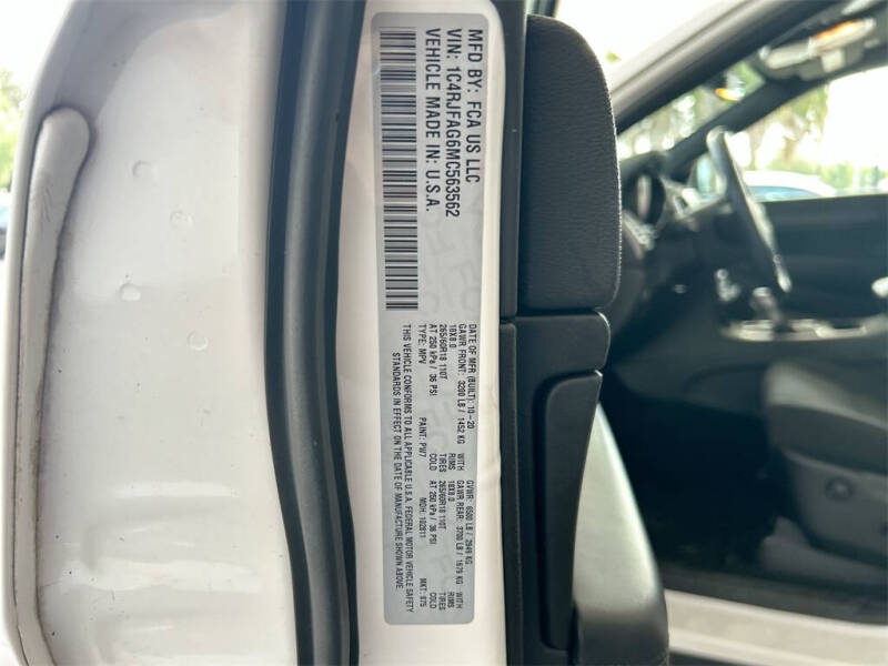 2021 Jeep Grand Cherokee Laredo E