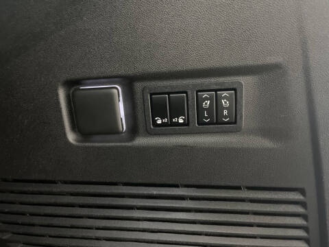 2021 GMC Yukon XL AT4