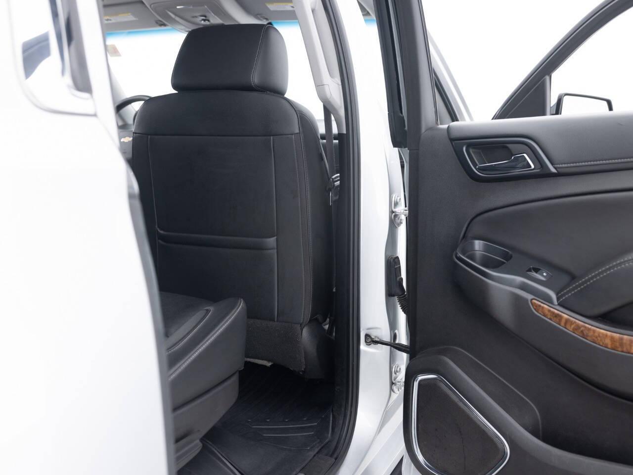 Used Car 2017 Chevrolet Suburban  Premier 4x4 4dr Suv For Sale Under $30,000 In Coal City, Illinois