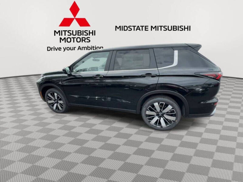 2025 Mitsubishi Outlander SE