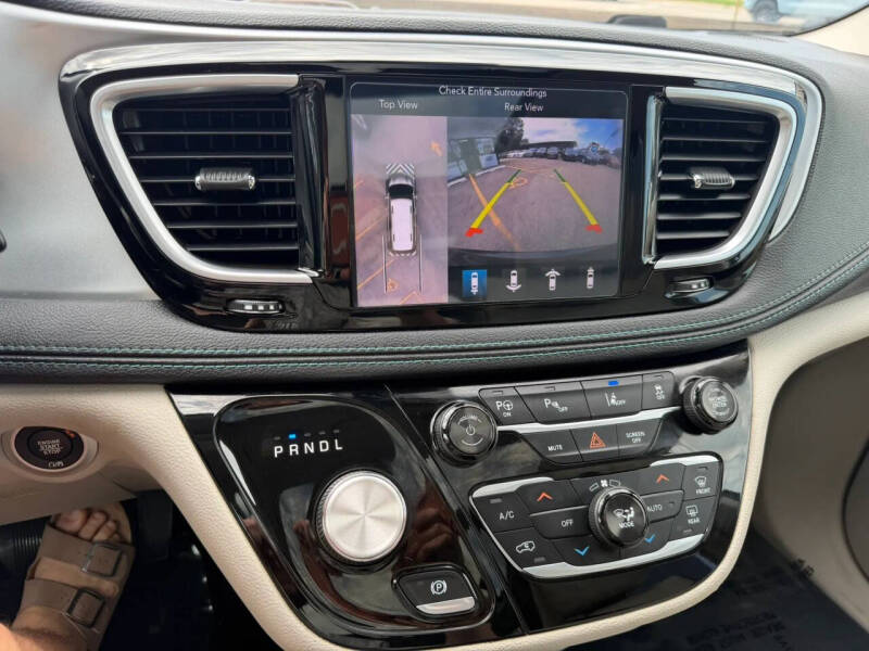 2018 Chrysler Pacifica Hybrid Limited