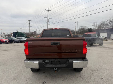 2017 Toyota Tundra SR5
