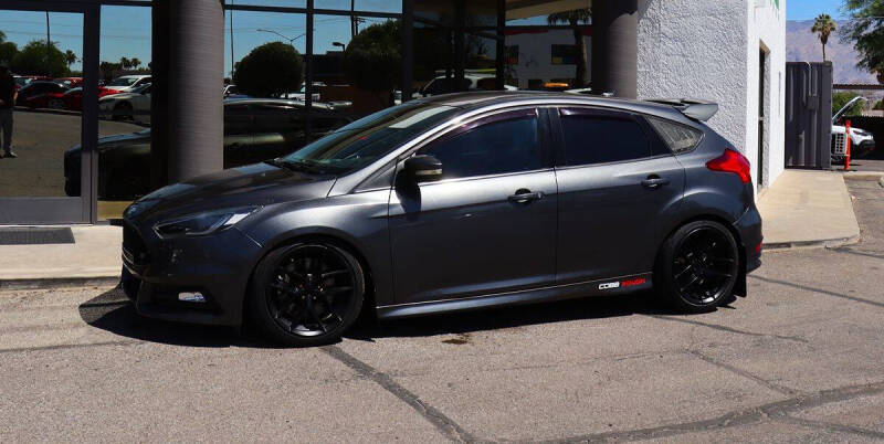 2018 Ford Focus ST