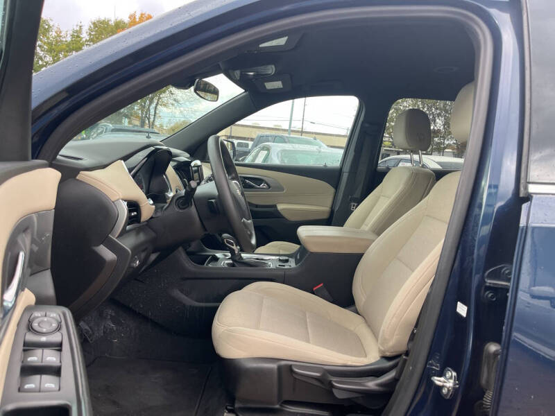 2023 Chevrolet Traverse LS