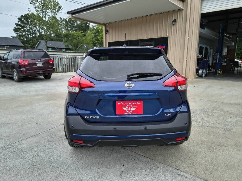 2020 Nissan Kicks SR