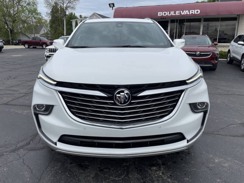 2023 Buick Enclave Essence