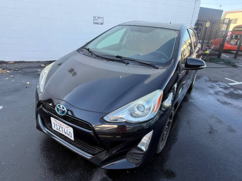 2016 Toyota Prius c Two
