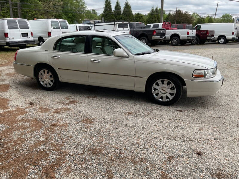 2004 Lincoln Town Car Ultimate photo 8