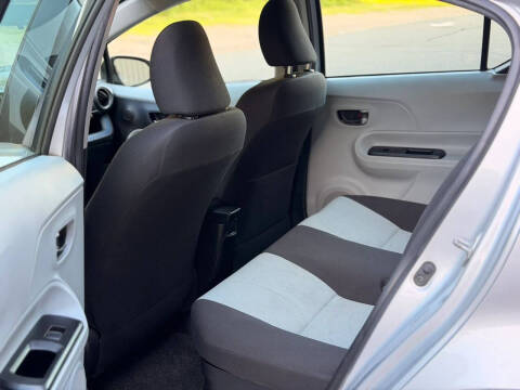 2013 Toyota Prius c
