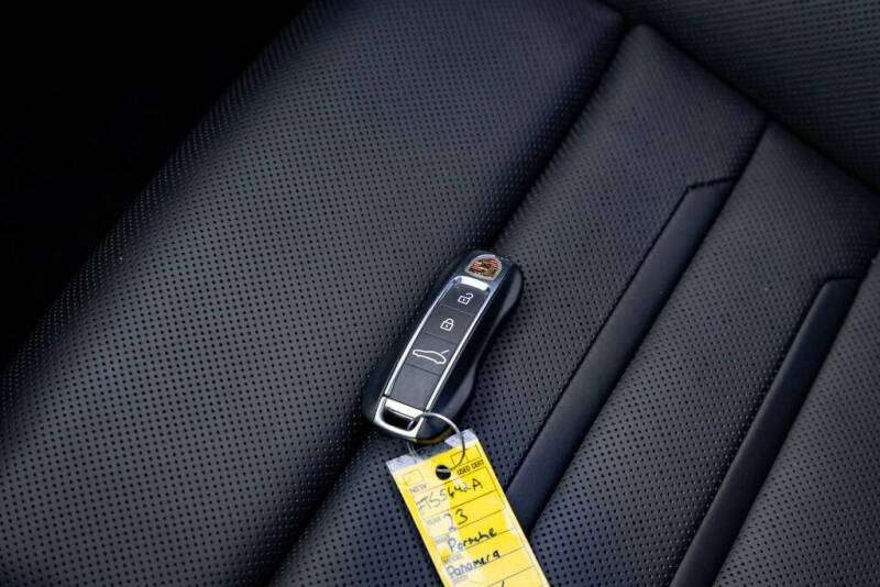 2023 Porsche Panamera 4