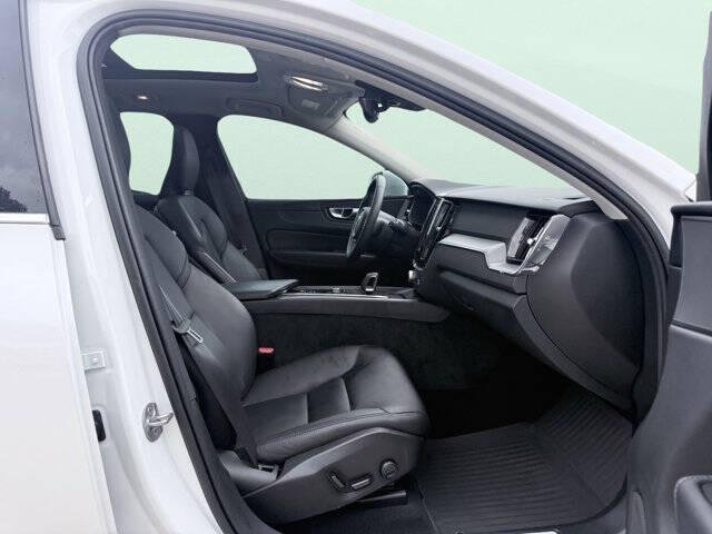 2023 Volvo XC60 B5 Core