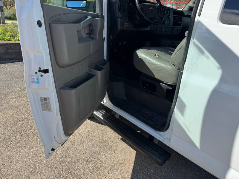 2022 Chevrolet Express LS 3500