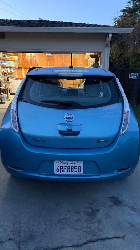 2011 Nissan LEAF SL