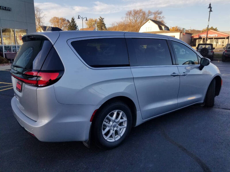 2023 Chrysler Pacifica Touring