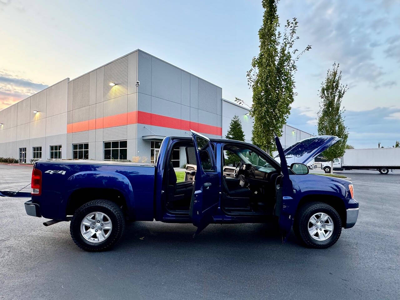 2013 GMC Sierra 1500 for sale at MISHA MASTER MOTORZ LLC in Portland, OR