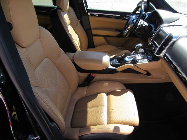 2014 Porsche Cayenne Platinum